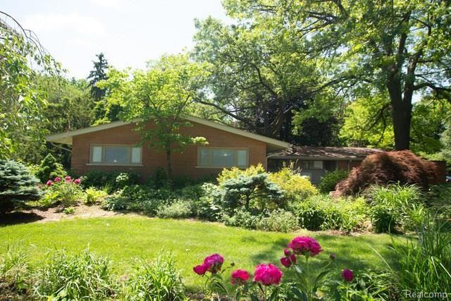 4165 Valley Forge Road Bloomfield Hills, MI 48301 - Photo 4 of 43 FB8T7138.jpeg