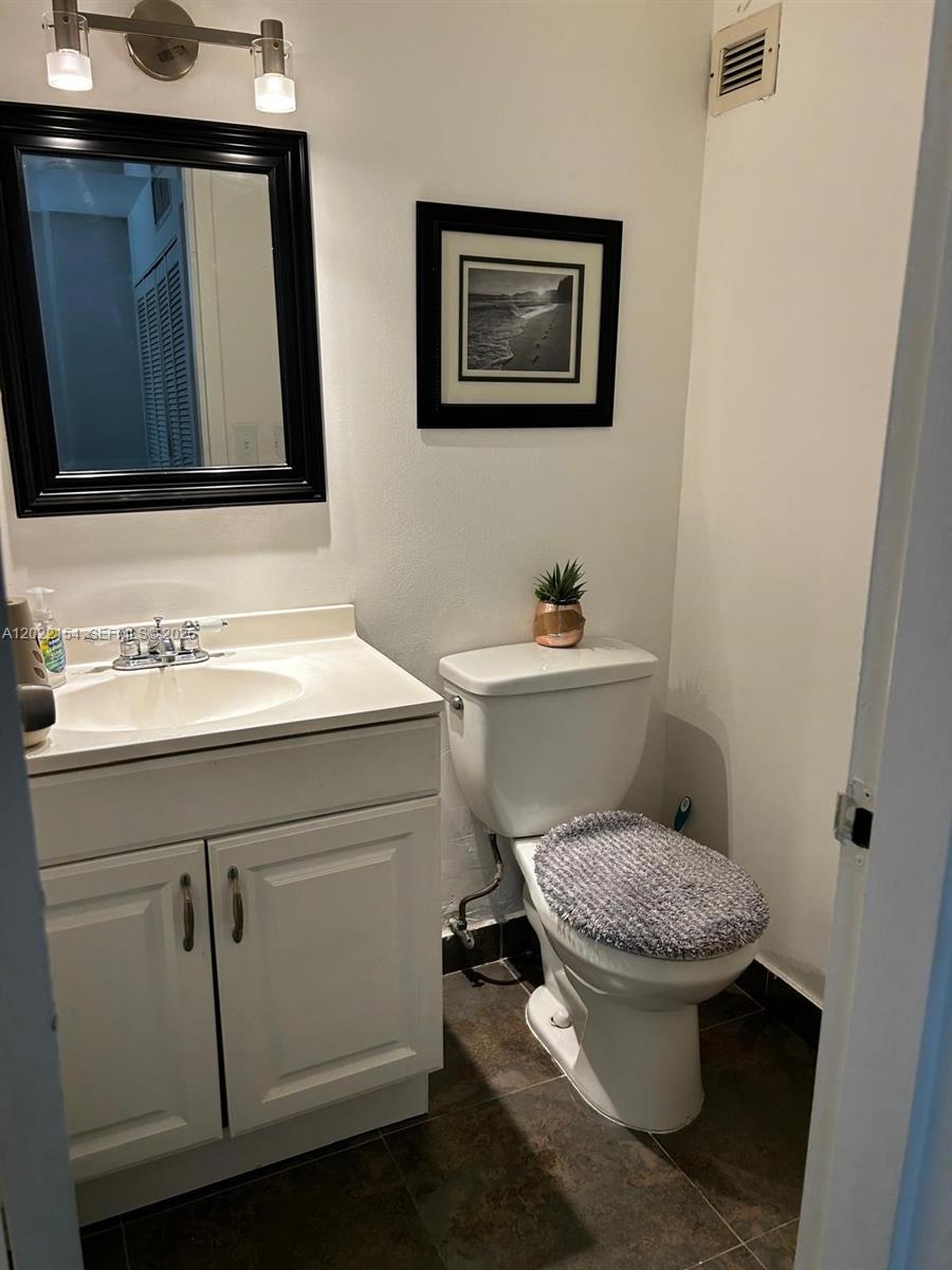 17021 North Bay Road, Unit 327 Sunny Isles Beach, FL 33160 - Photo 6 of 12