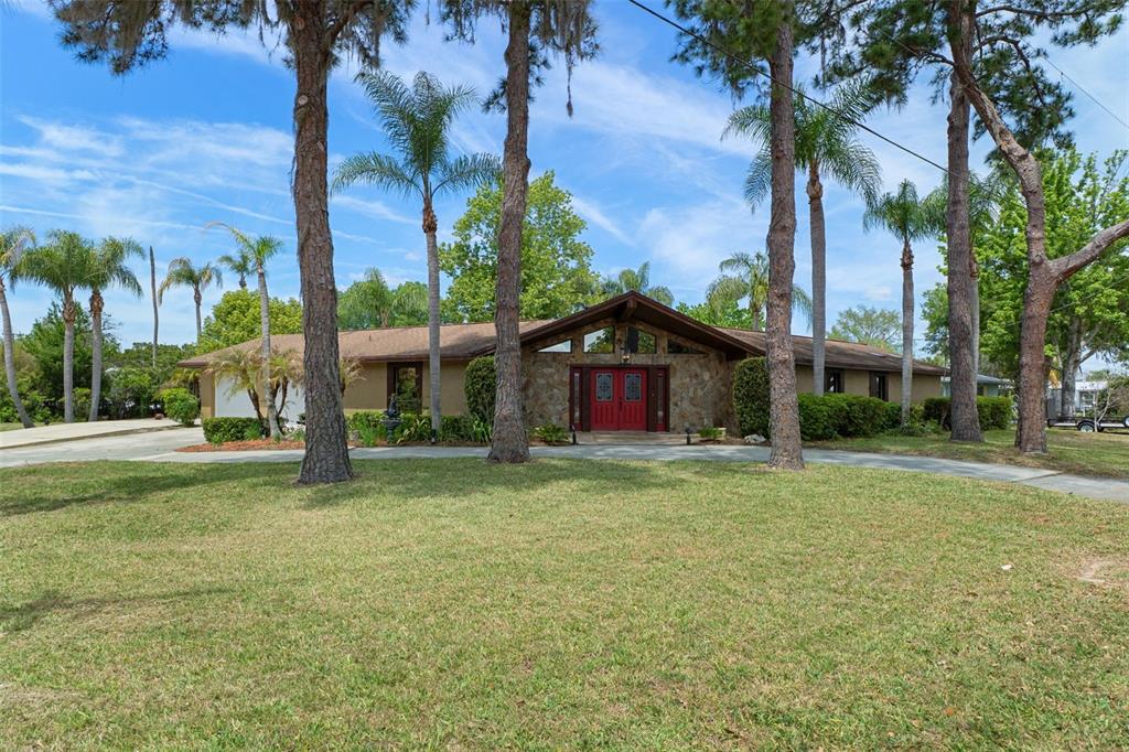 239 Southeast Paradise Point Road Crystal River, FL 34429 - Photo 1 of 48