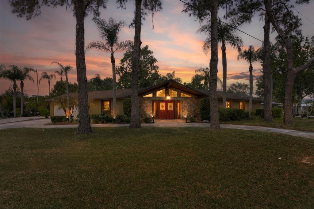 239 Southeast Paradise Point Road Crystal River, FL 34429 - Photo 3 of 48