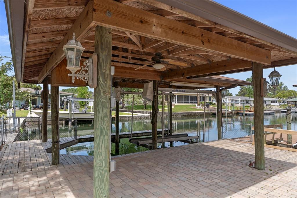 239 Southeast Paradise Point Road Crystal River, FL 34429 - Photo 38 of 48