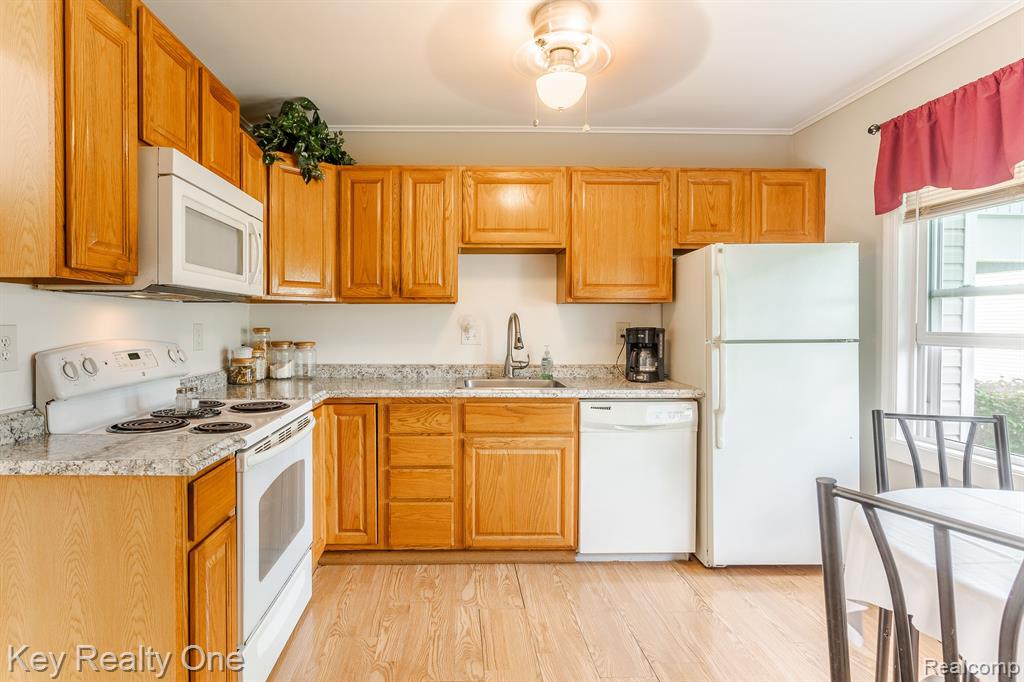 1145 Marquette Court Rochester Hills, MI 48307 - Photo 5 of 39