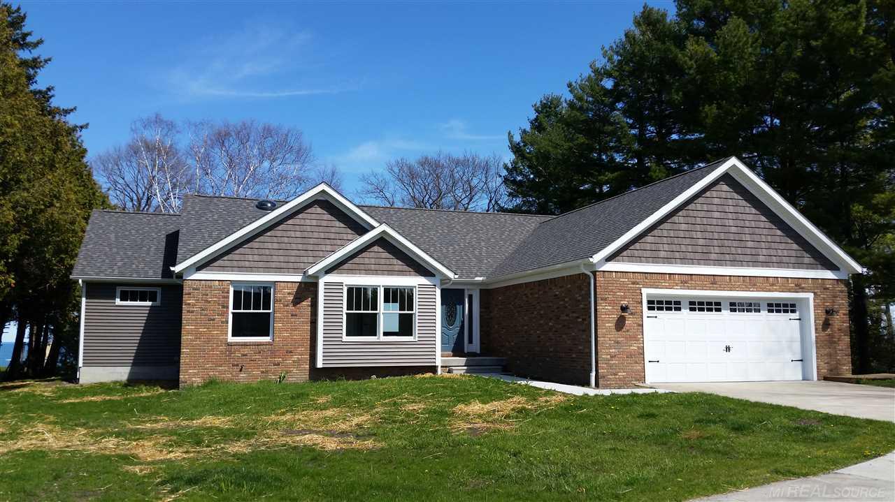 6137 Lakeshore Road Lexington, MI 48450 - Photo 30 of 53 31290127-30.JPG