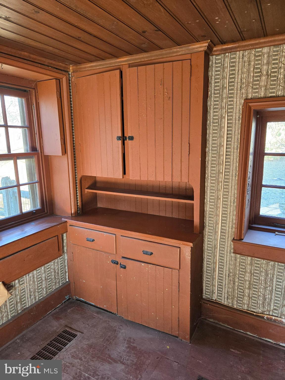 2519 Ash Mill Road Doylestown, PA 18902 - Photo 12 of 51 Mudroom Built-in
