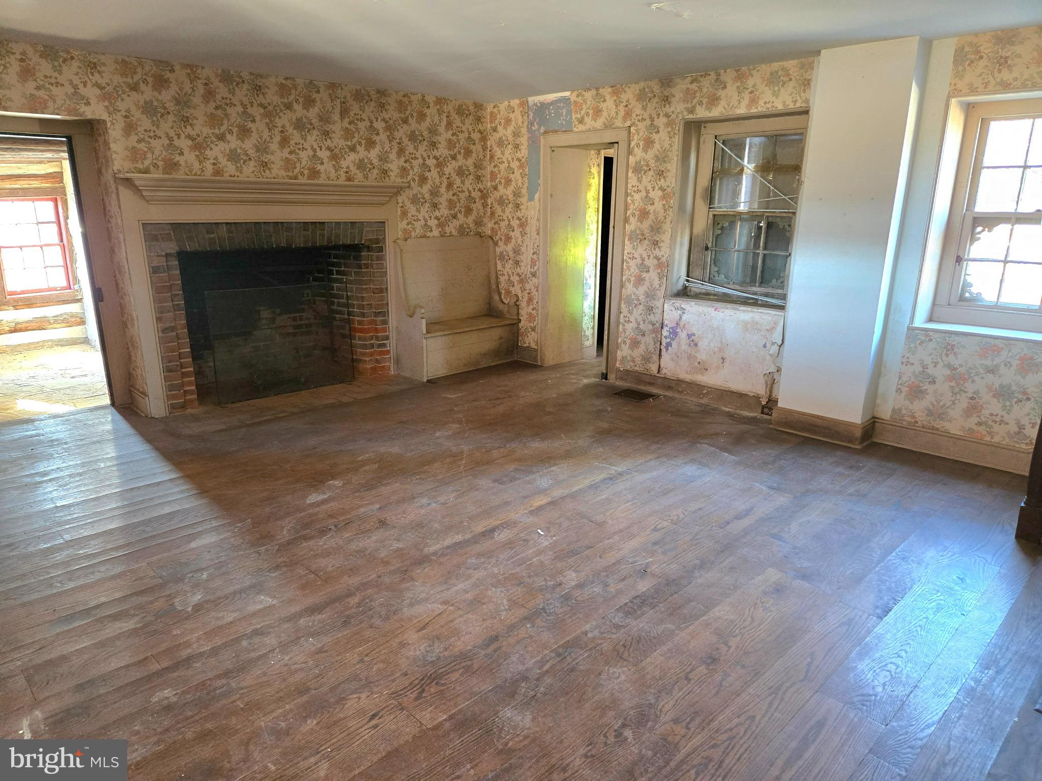 2519 Ash Mill Road Doylestown, PA 18902 - Photo 22 of 51 Living Room W/Oak Flooring
