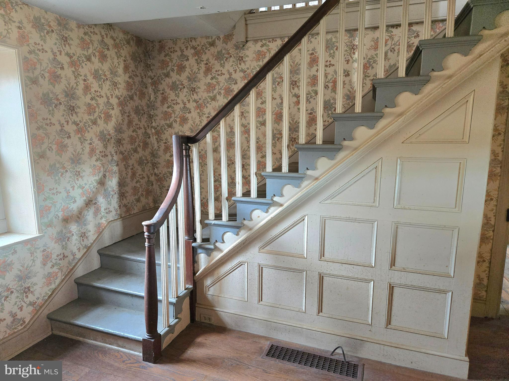 2519 Ash Mill Road Doylestown, PA 18902 - Photo 24 of 51 Main Staircase