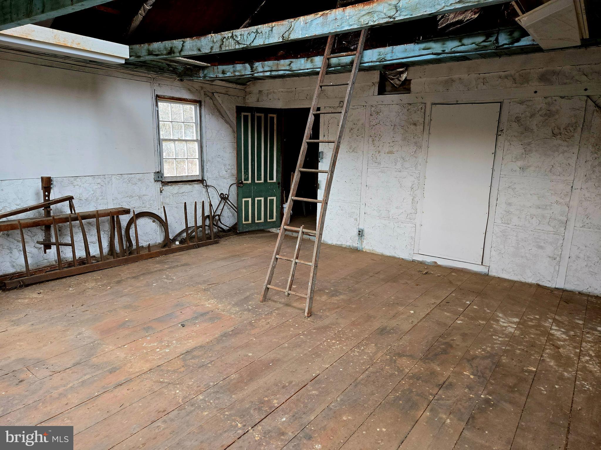 2519 Ash Mill Road Doylestown, PA 18902 - Photo 49 of 51 Studio/Office Above Garage