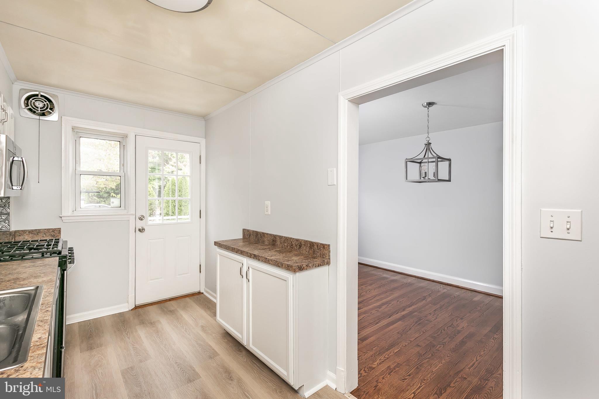 1652 Thetford Road Baltimore, MD 21286 - Photo 15 of 41 Kitchen/ Dining