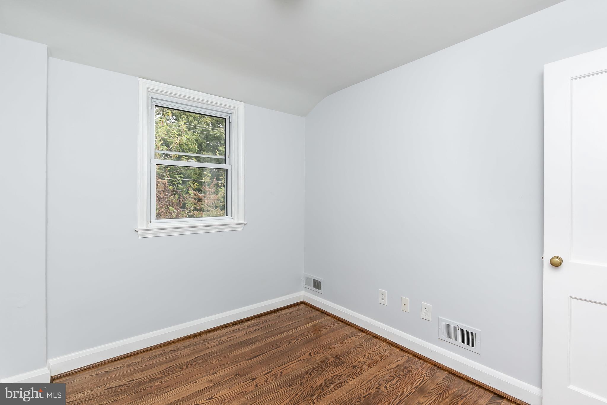1652 Thetford Road Baltimore, MD 21286 - Photo 19 of 41 Bedroom 2