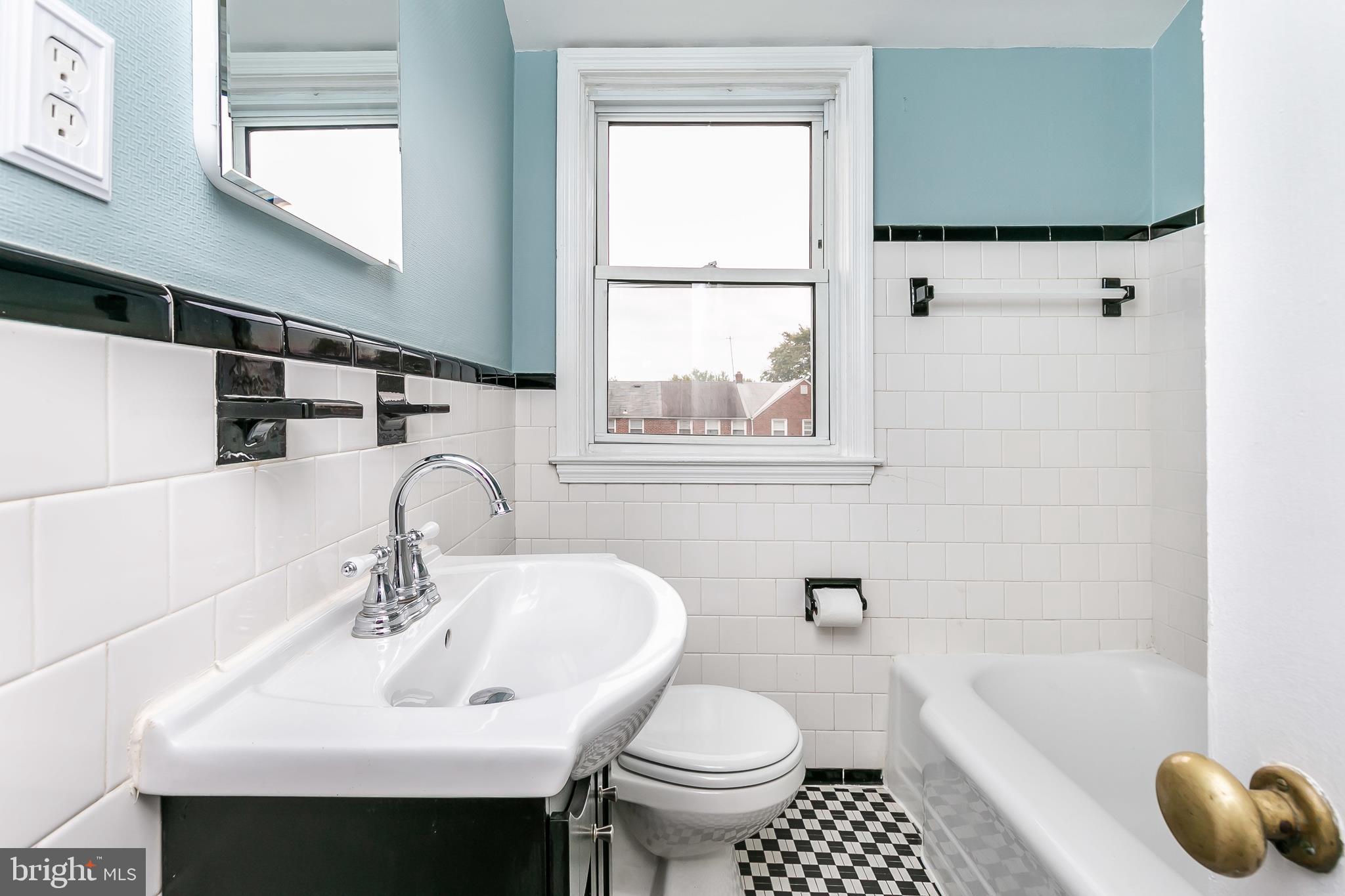 1652 Thetford Road Baltimore, MD 21286 - Photo 28 of 41 Full Bath