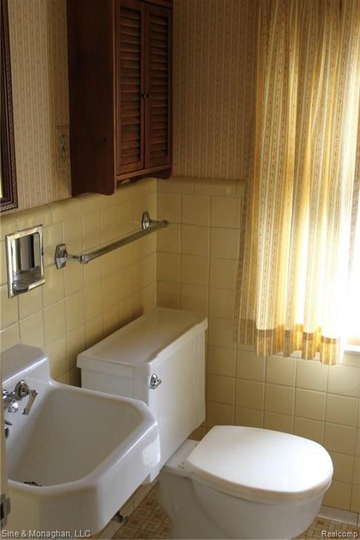 1399 Torrey Road Grosse Pointe Woods, MI 48236 - Photo 18 of 29