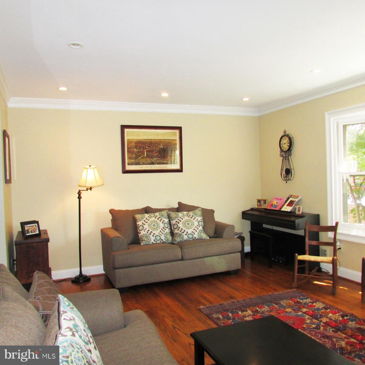 6733 Baron Road McLean, VA 22101 - Photo 12 of 29 The living room can handle a large gathering