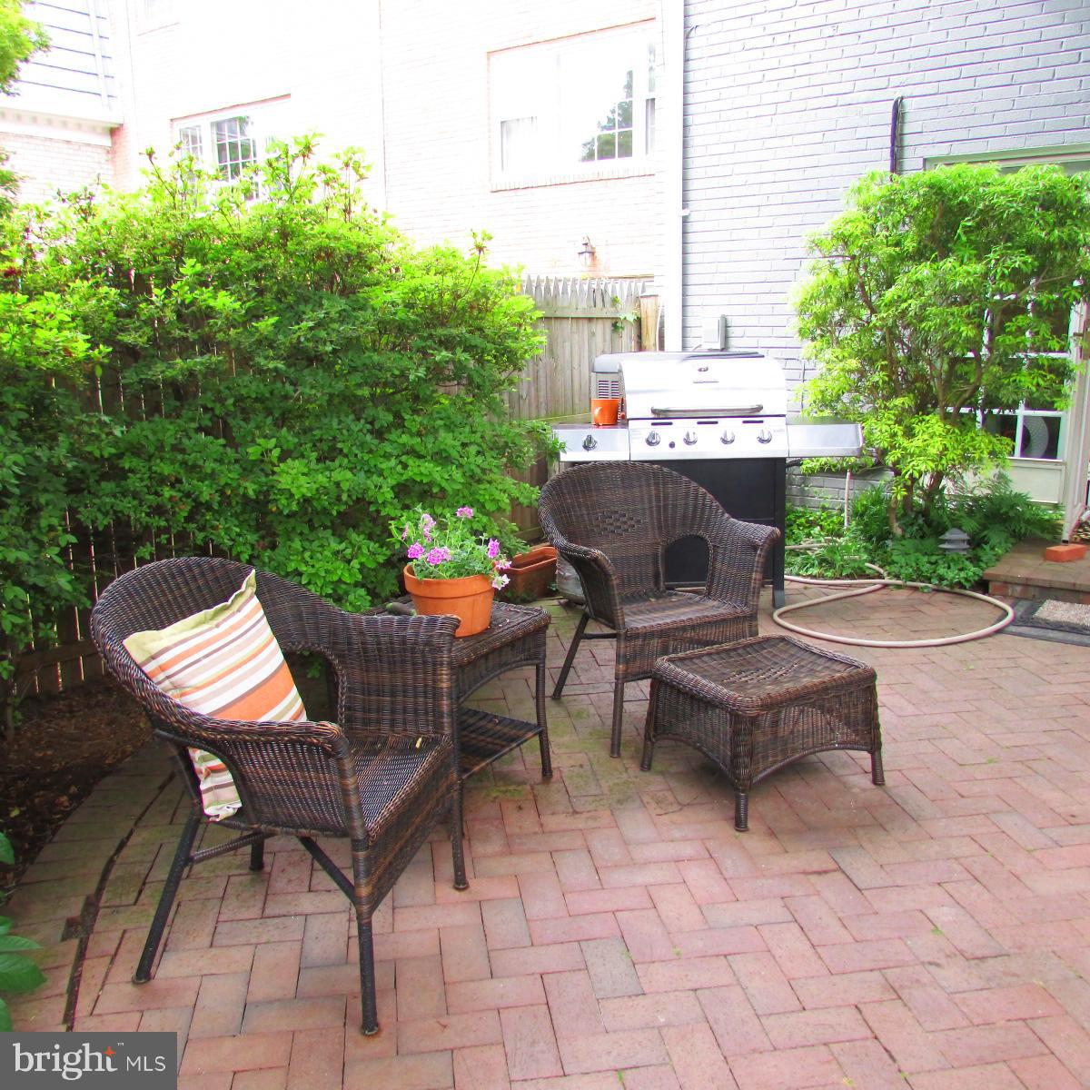 6733 Baron Road McLean, VA 22101 - Photo 27 of 29 Exterior (Rear)