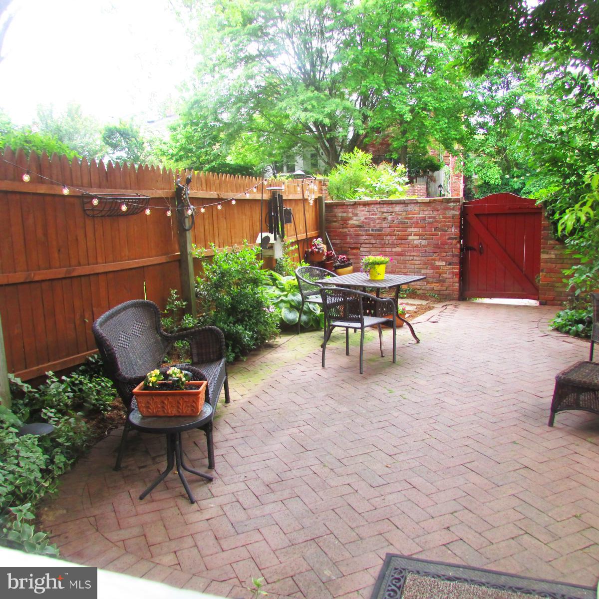 6733 Baron Road McLean, VA 22101 - Photo 28 of 29 Ready for your summer party