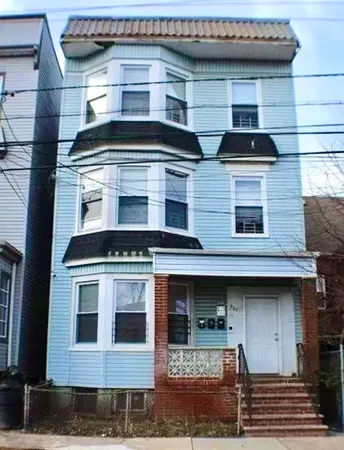 $2,700 | 601 South 17th Street, Unit 3, Newark, NJ 07103
