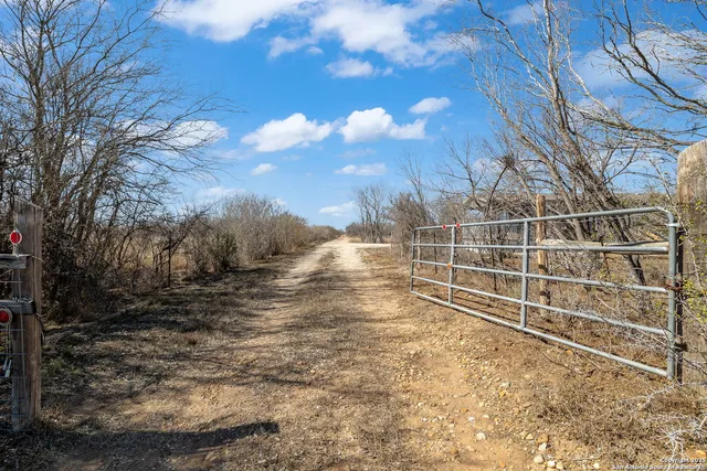 $510,000 | 11211 Fm 2779, Moore, TX 78057