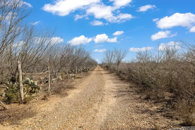 $510,000 | 11211 Fm 2779, Moore, TX 78057