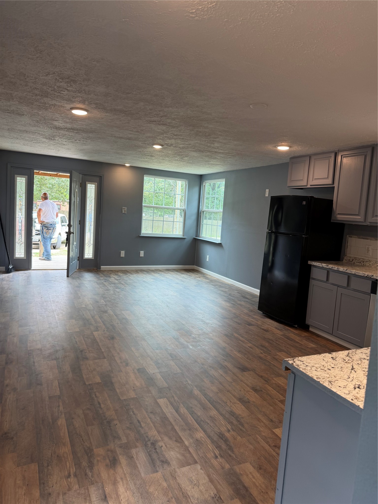 207 Robbie Road Livingston, TX 77351 - Photo 2 of 9 Gallery Image 2