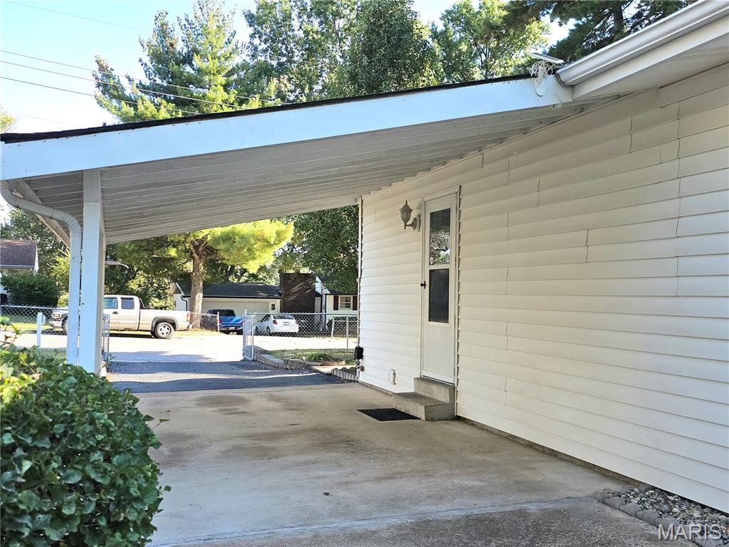 2729 Link Road St. Louis, MO 63114 - Photo 2 of 20 Gallery Image 2