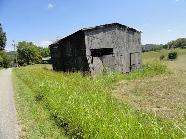 145 Fisher Ridge Road Horse Cave, KY 42749 - Photo 2 of 8 Gallery Image 2