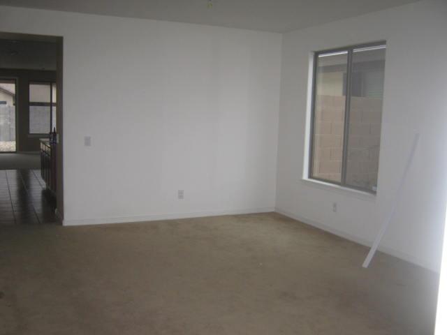 6840 West Ridgeline Road Peoria, AZ 85383 - Photo 2 of 7 Living