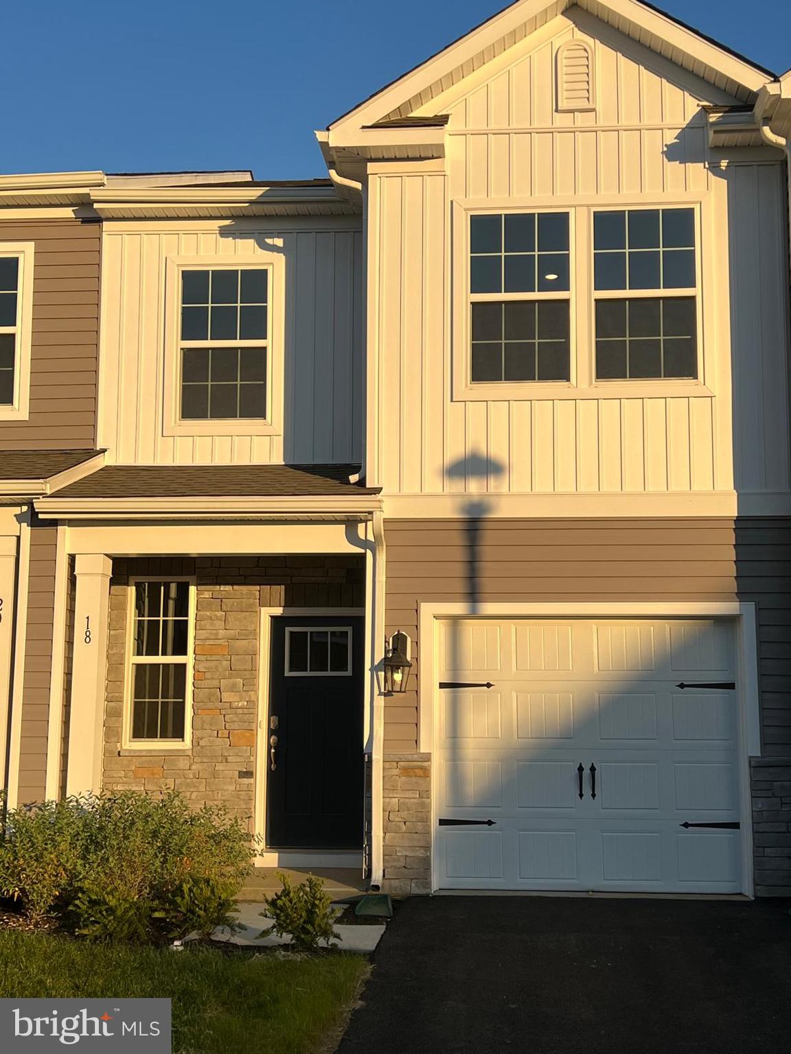 18 Elliot Lane Westampton, NJ 08060 - Photo 2 of 38 a front view of a house