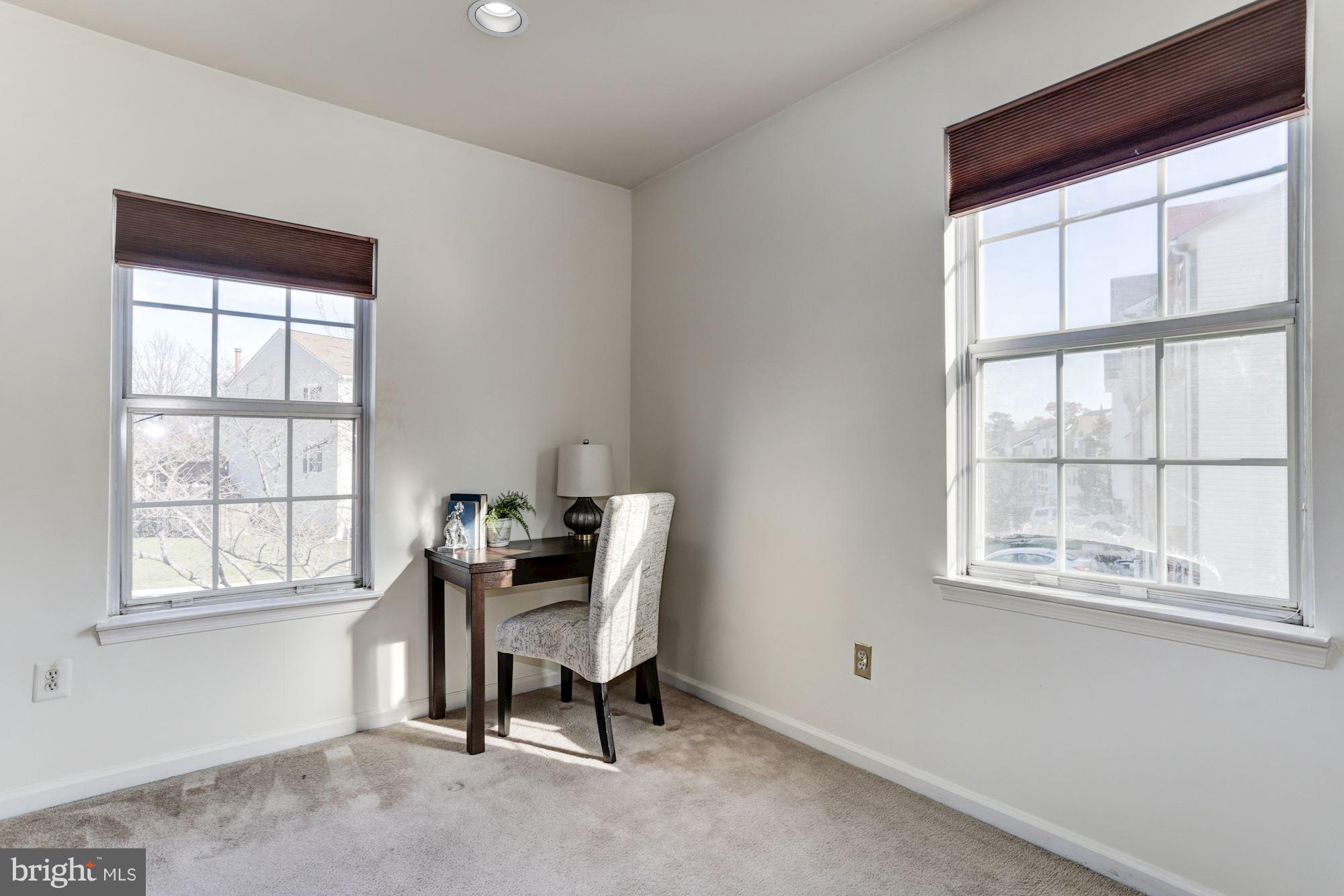 6819 Mayfair Road Laurel, MD 20707 - Photo 13 of 40 Living room