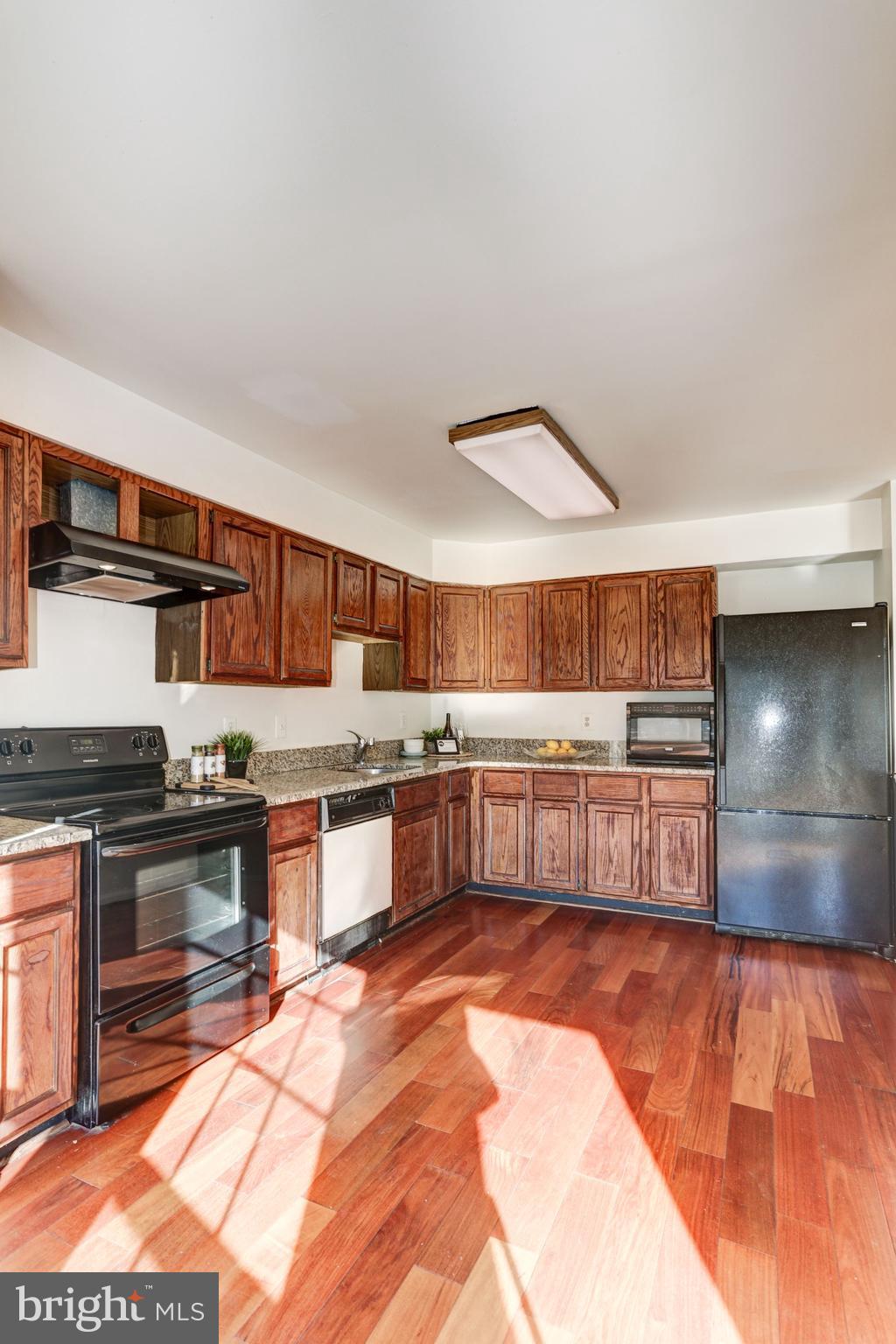 6819 Mayfair Road Laurel, MD 20707 - Photo 17 of 40 Kitchen