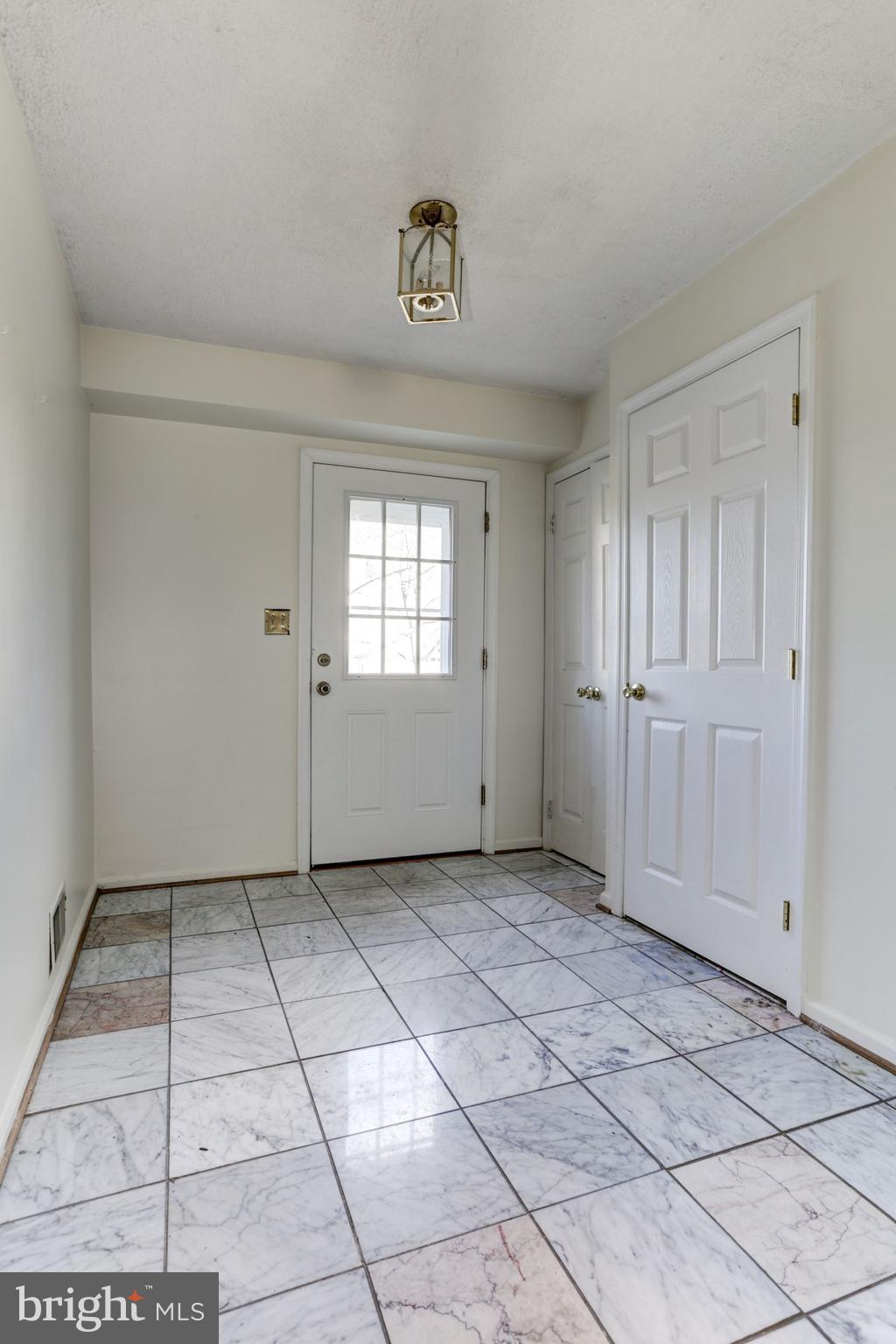 6819 Mayfair Road Laurel, MD 20707 - Photo 3 of 40 Foyer