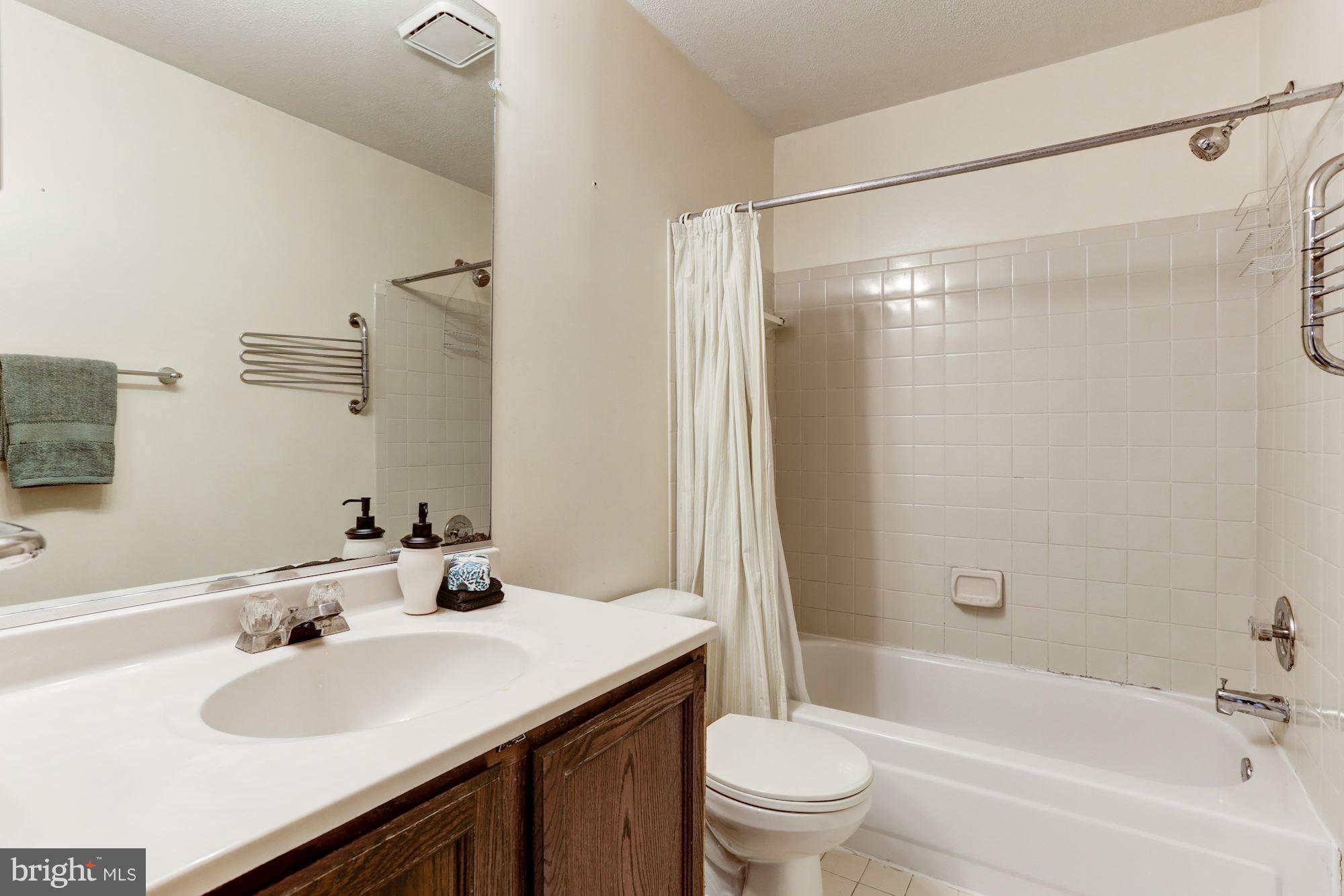 6819 Mayfair Road Laurel, MD 20707 - Photo 29 of 40 Upstairs hall bath
