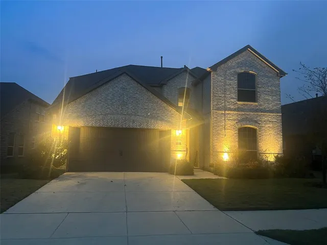 $2,900 | 4304 Expedition Drive, Oak Point, TX 75068