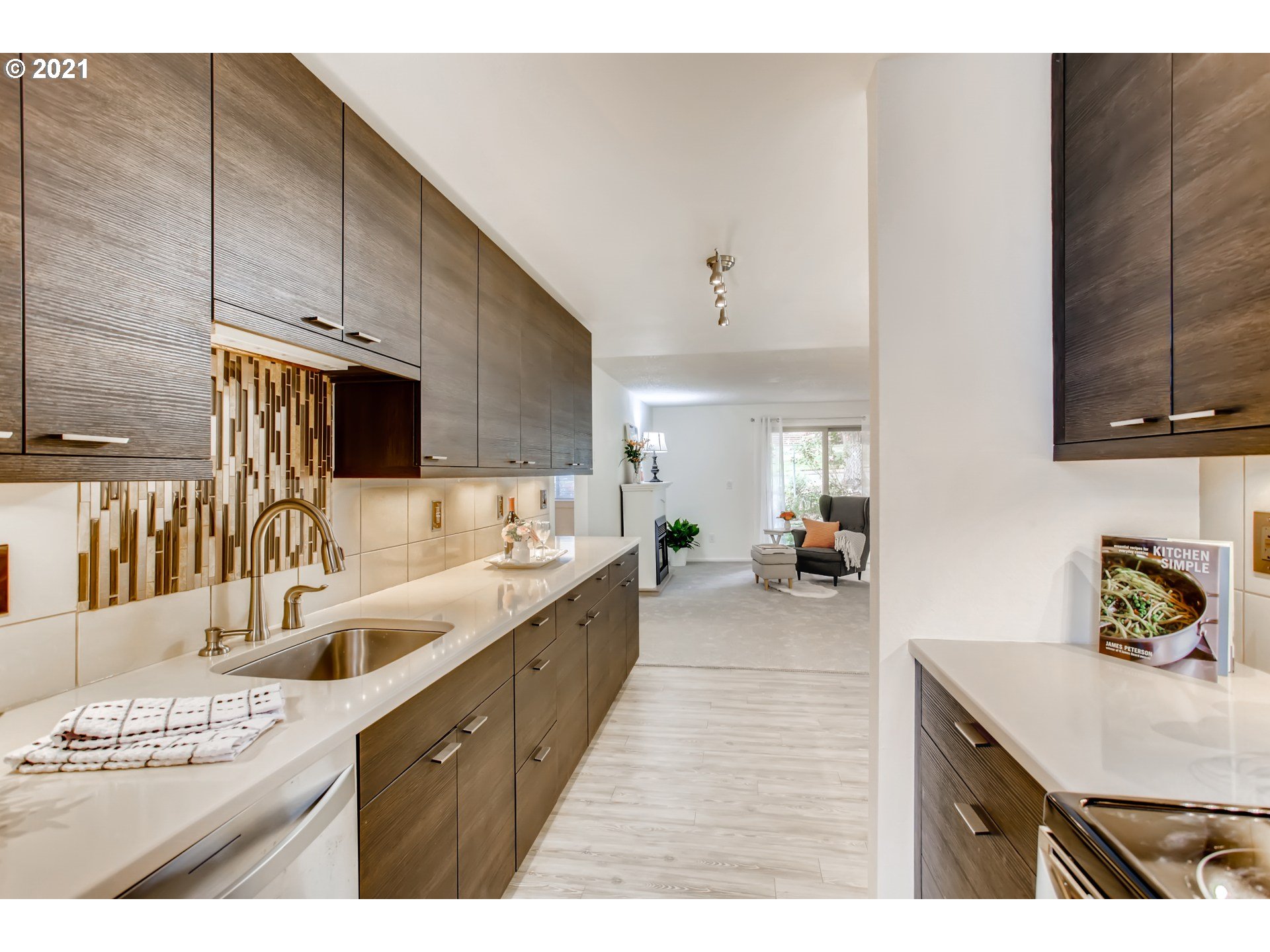 12640 Northwest Barnes Road, Unit 6 Portland, OR 97229 - Photo 7 of 14 Gallery Image 7