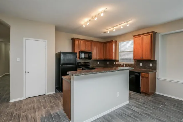 $2,815 | 533 Crown Oaks Drive, Fort Worth, TX 76131