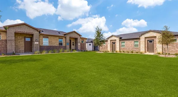 $2,299 | 3950 Dechman Drive, Unit 4038, Grand Prairie, TX 75052