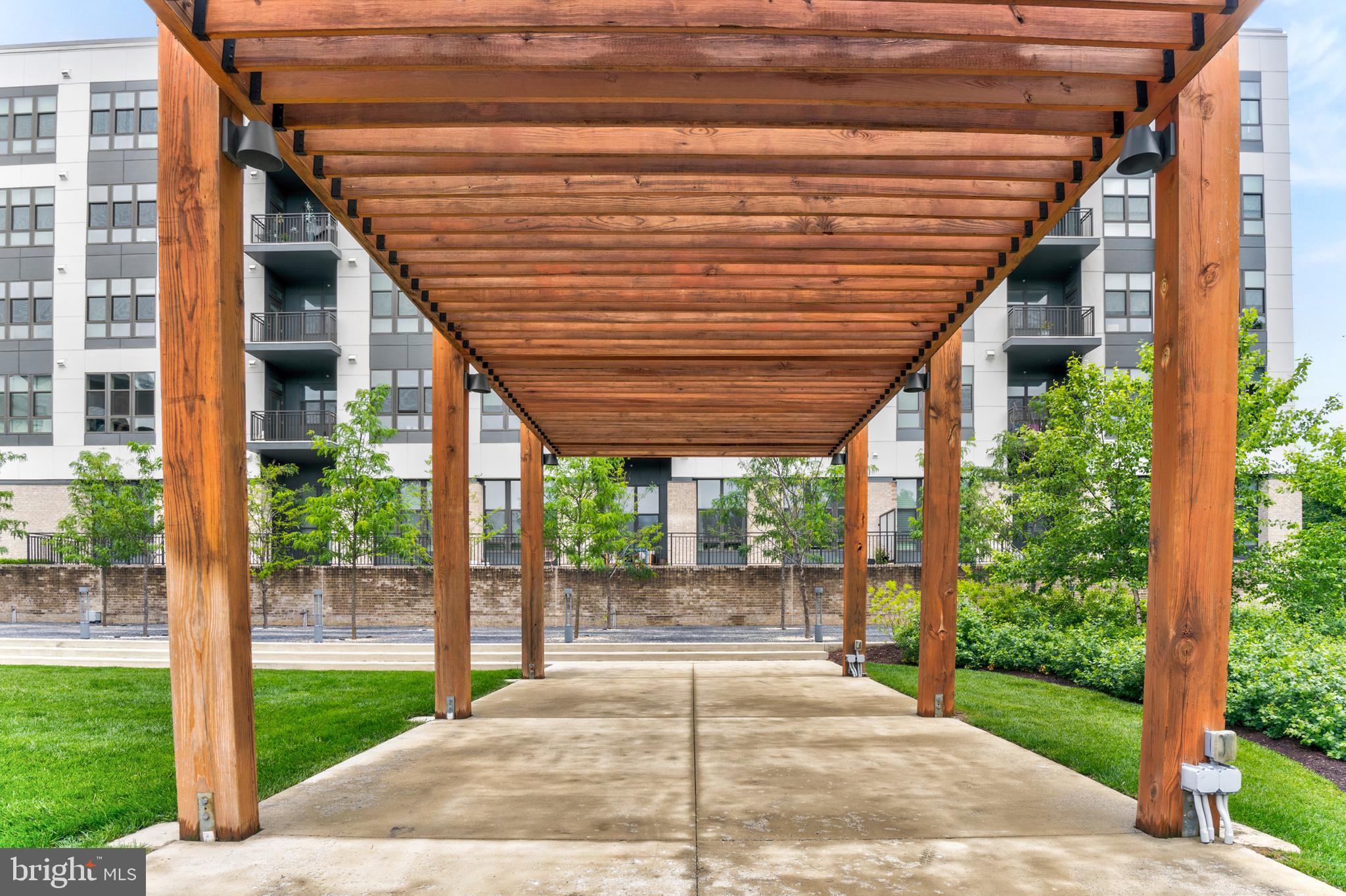 1761 Old Meadow Road, Unit 209 McLean, VA 22102 - Photo 49 of 58 Amenities - Turf