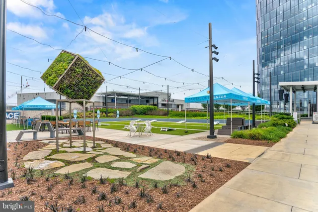 $3,300 | 1761 Old Meadow Road, Unit 209, McLean, VA 22102