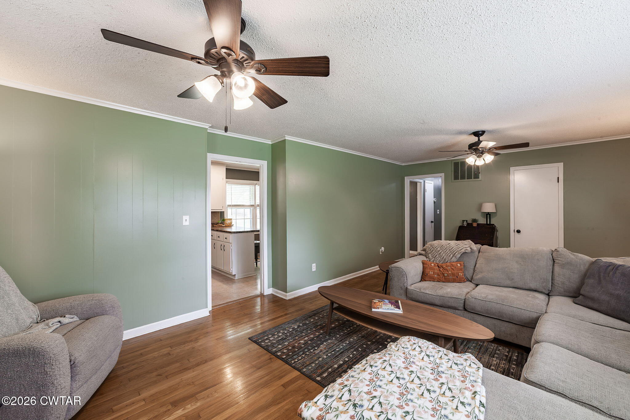 77 Ridgeview Drive Jackson, TN 38301 - Photo 16 of 25 Living Room