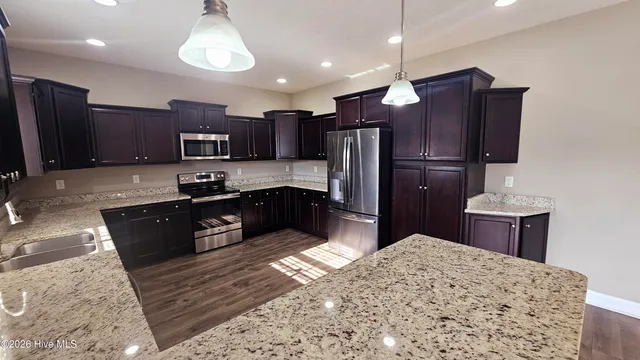 $2,400 | 306 Little Egret Lane, Swansboro, NC 28584