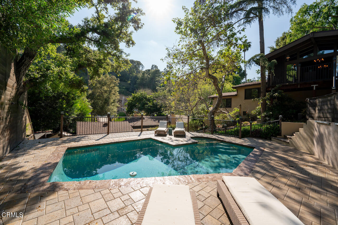 1425 Hillside Drive Glendale, CA 91208 - Photo 49 of 68 a view of a garden with plants and large trees