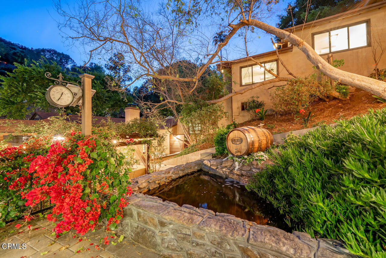 1425 Hillside Drive Glendale, CA 91208 - Photo 52 of 68 a view of a backyard of the house