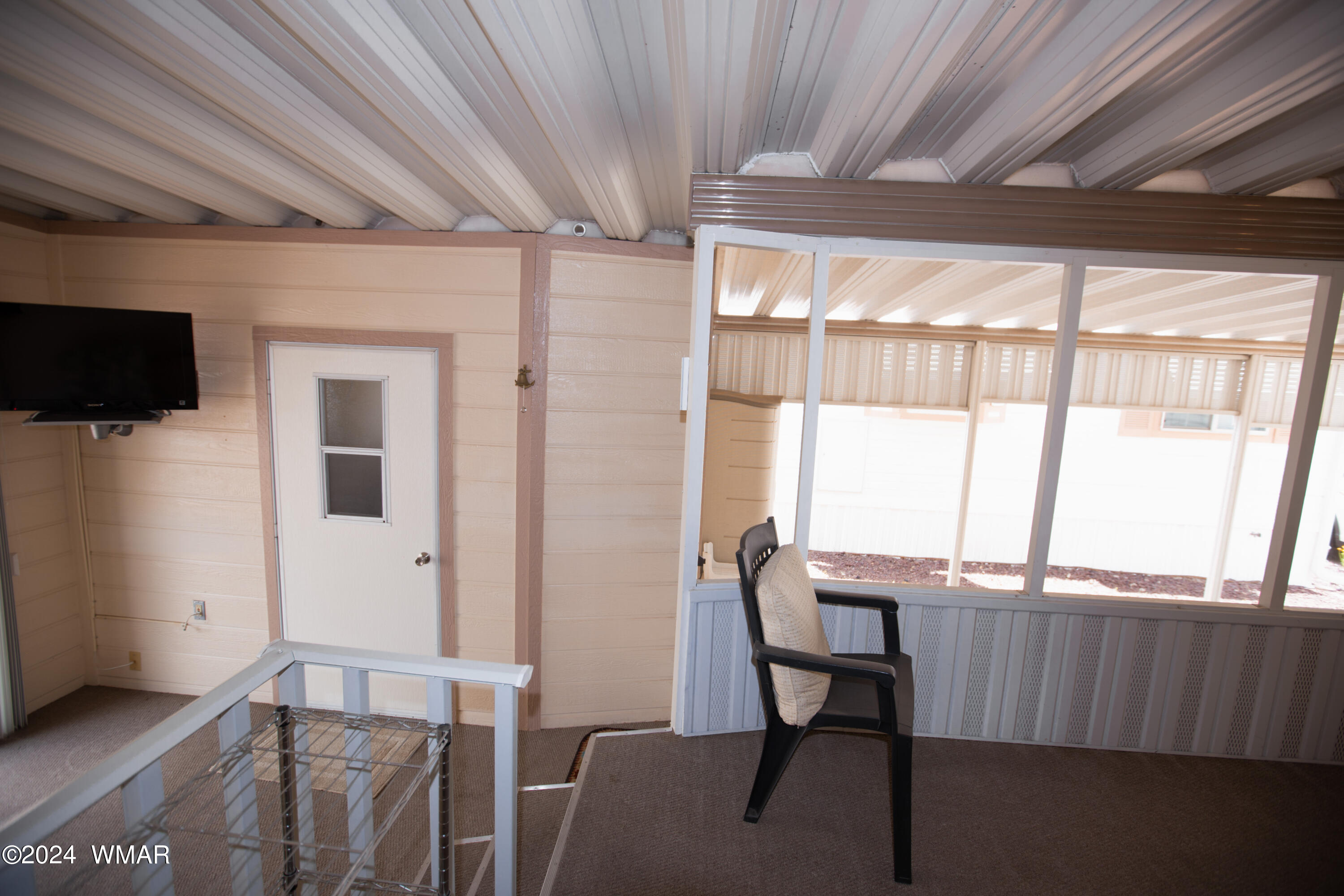 270 North Clark Road Show Low, AZ 85901 - Photo 11 of 16 Screened Porch and Arizona Room