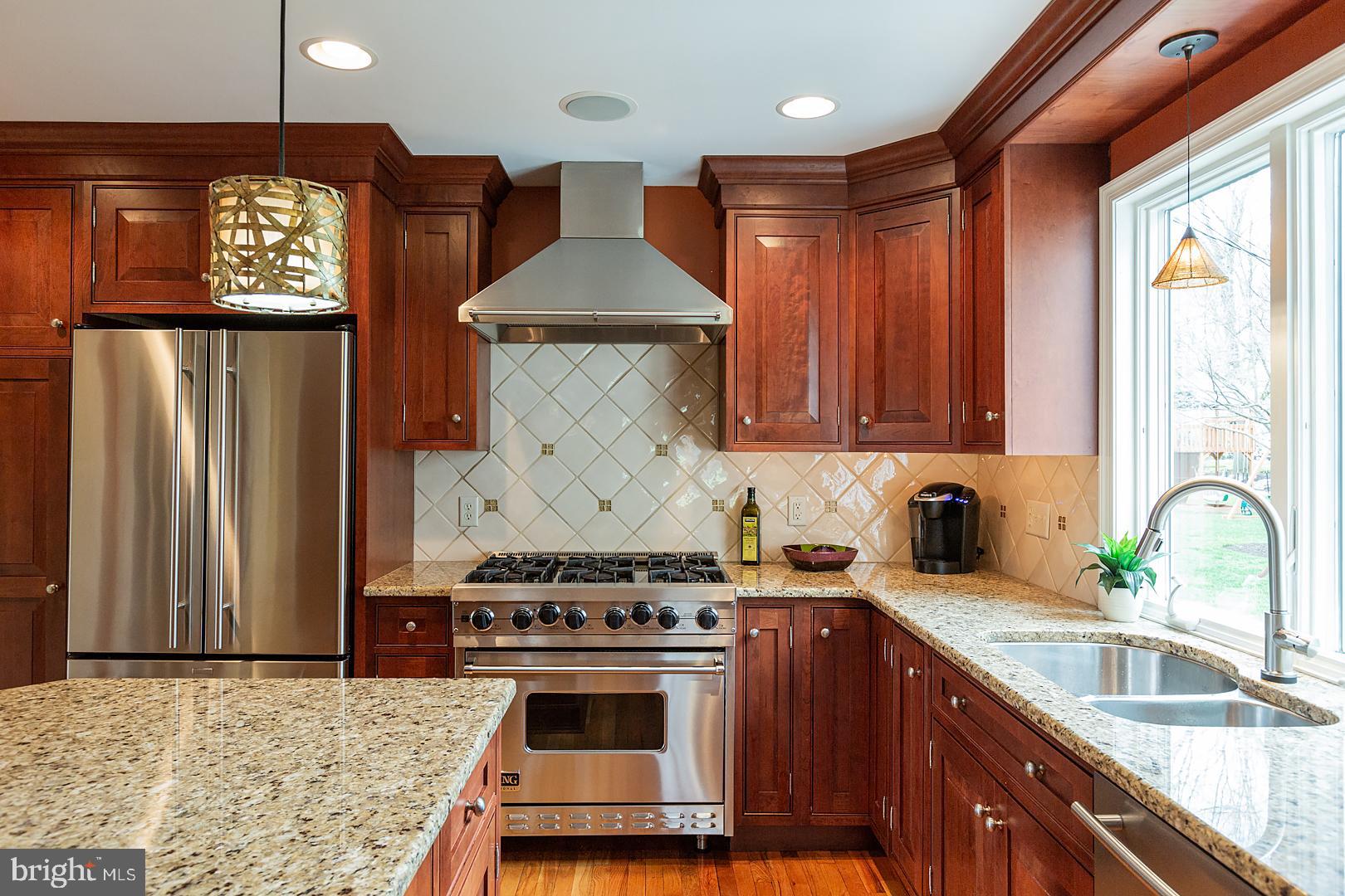 2006 Rachael Drive Lancaster, PA 17601 - Photo 15 of 59 Custom cherry cabinetry and granite countertops
