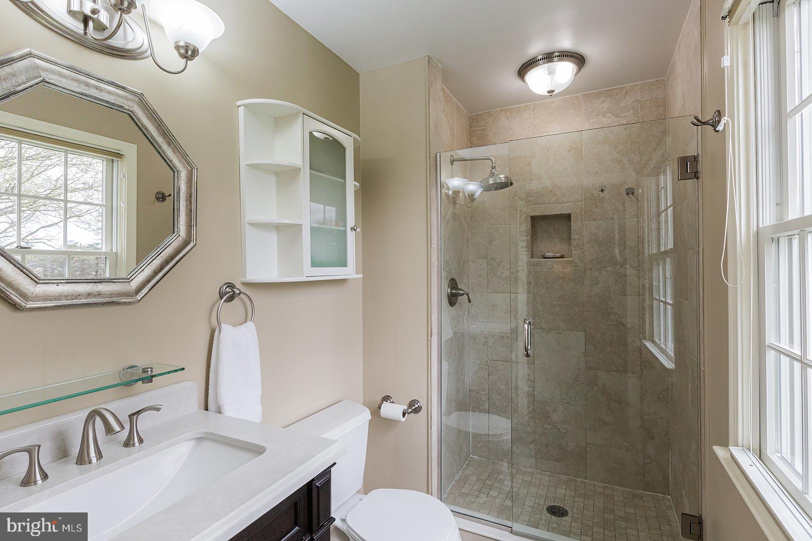 2006 Rachael Drive Lancaster, PA 17601 - Photo 34 of 59 OWNERS BATH