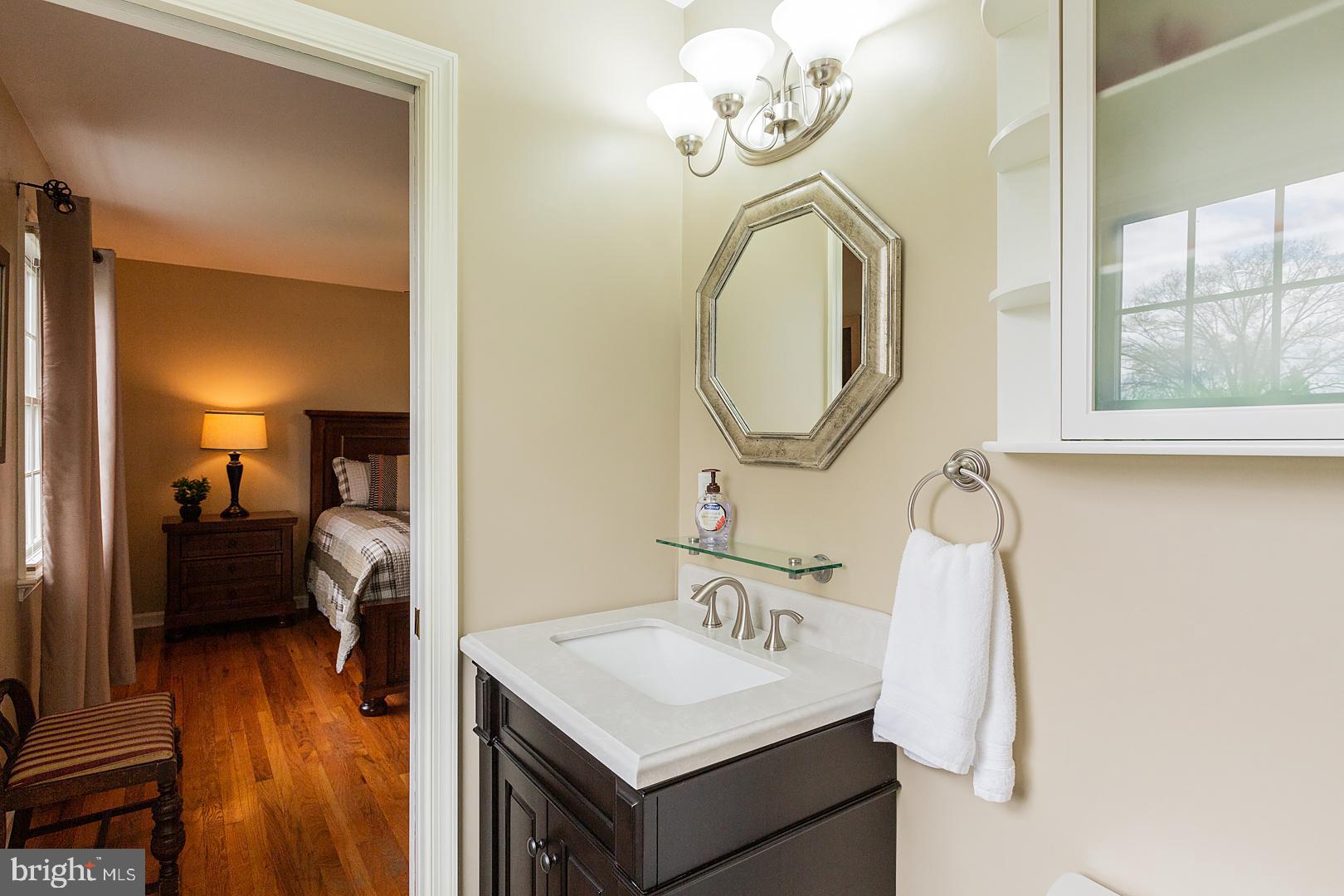 2006 Rachael Drive Lancaster, PA 17601 - Photo 36 of 59 OWNERS BATH