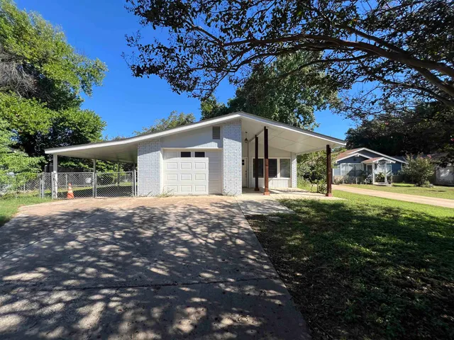 $1,800 | 1749 Bluebonnet Lane, Kingsland, TX 78639