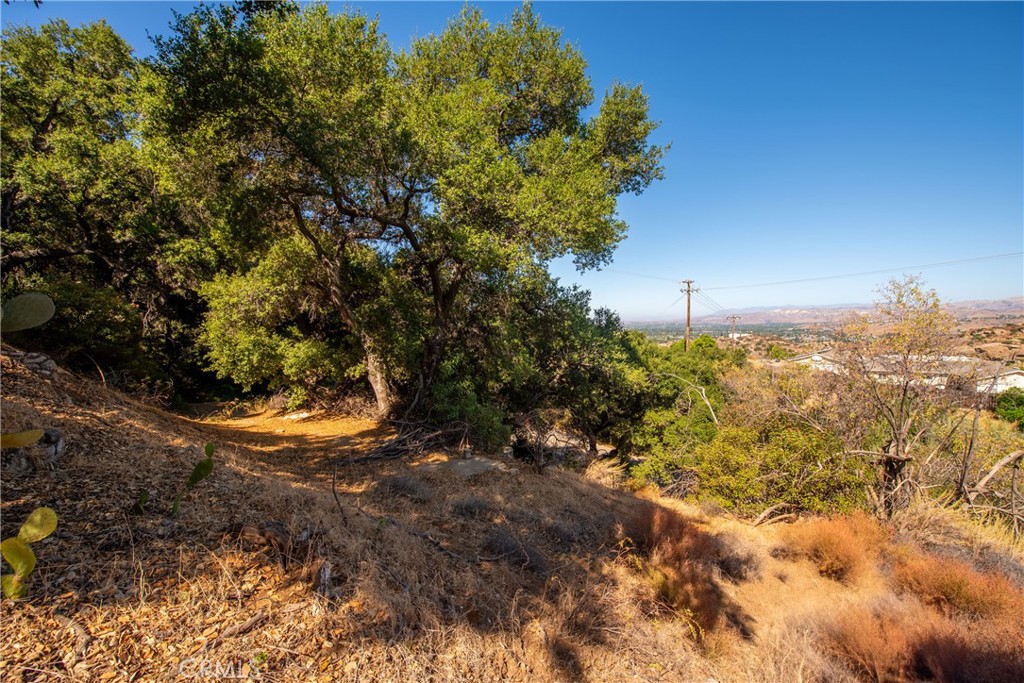 7210 Santa Susana Pass Road Simi Valley, CA 93063 - Photo 8 of 32