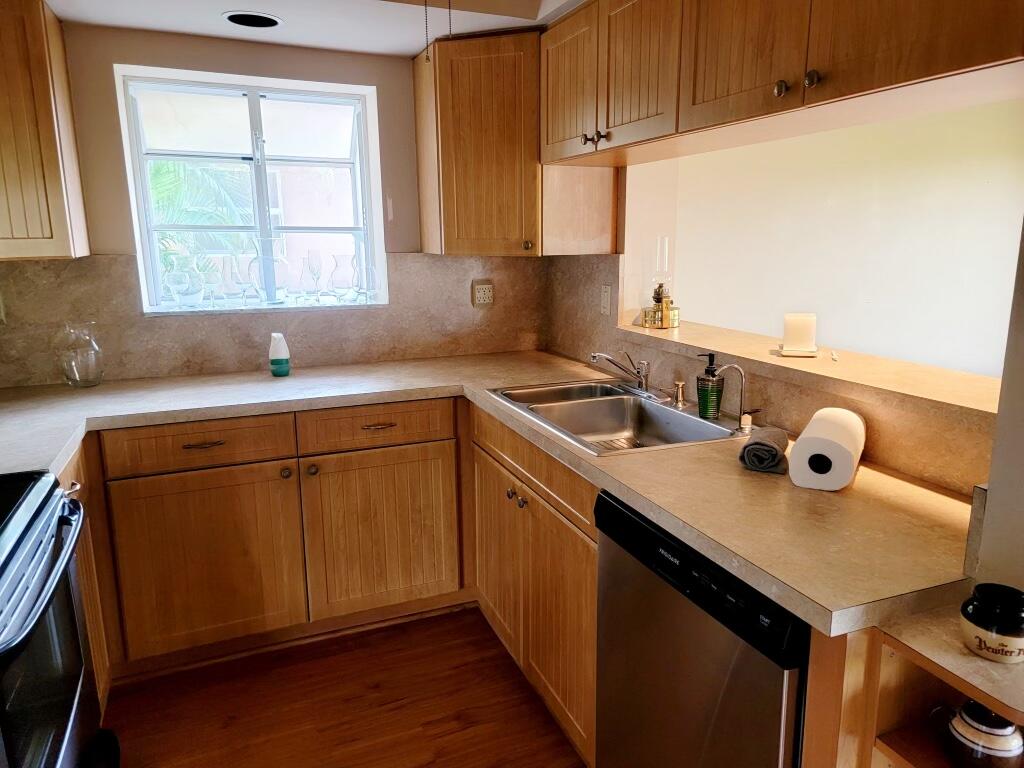 11084 180th Court South Boca Raton, FL 33498 - Photo 30 of 45 KITCHEN