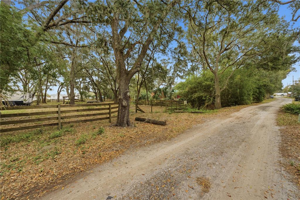 8010 Franklin Road Plant City, FL 33565 - Photo 33 of 46