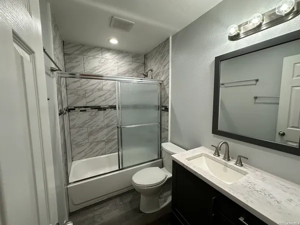$1,295 | 1619 Nolan Street, Unit B, San Antonio, TX 78202