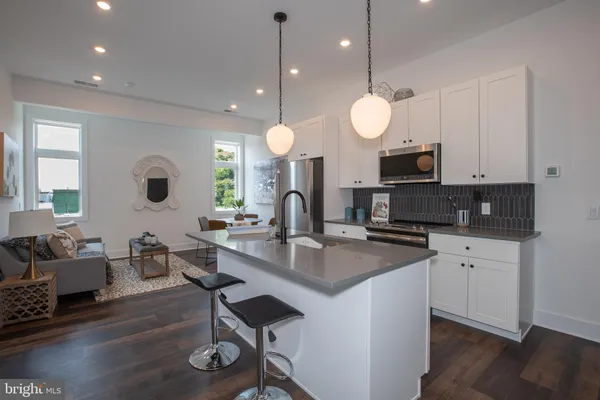 $1,965 | 2940 West Thompson Street, Unit 407, Philadelphia, PA 19121